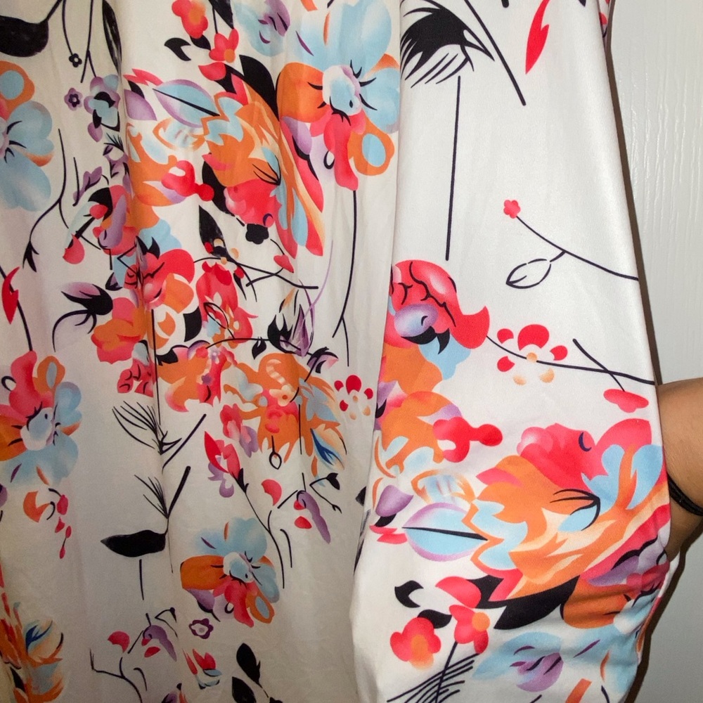 Floral Maxi Dress in White and Pink - Picture 6 of 16